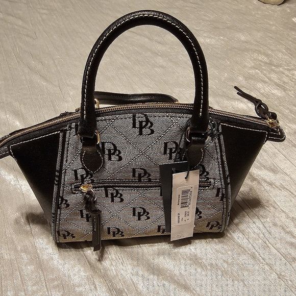 NWT Dooney and Bourke Crossbody - Picture 5 of 9